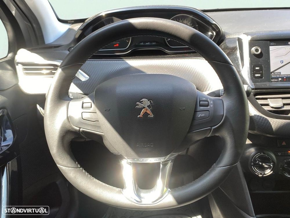 Peugeot 208 1.2 PureTech Signature - 10