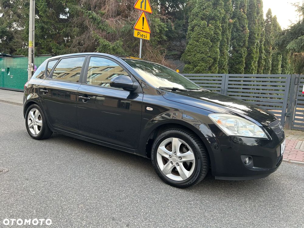 Kia Ceed 1.6 Comfort + - 24