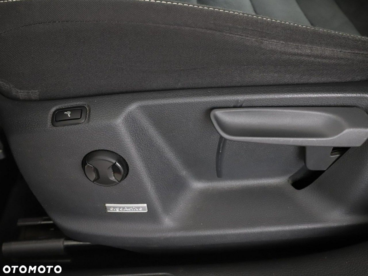 Volkswagen Golf Sportsvan 1.6 TDI BlueMotion Comfortline - 32