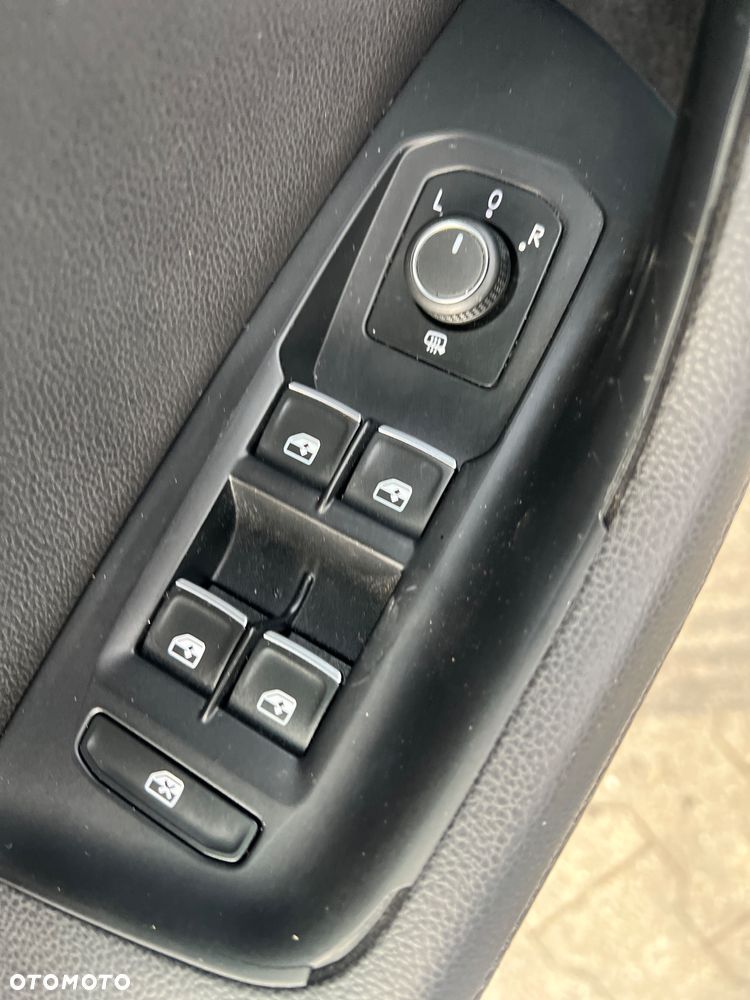 Volkswagen Passat Alltrack - 37