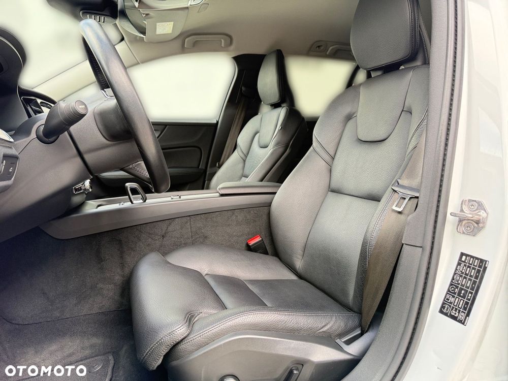 Volvo V60 Cross Country - 11