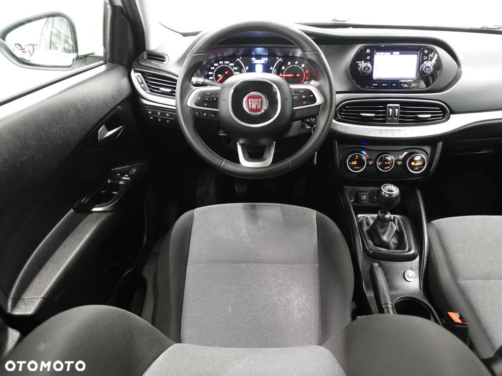 Fiat Tipo 1.4 16v Easy - 29