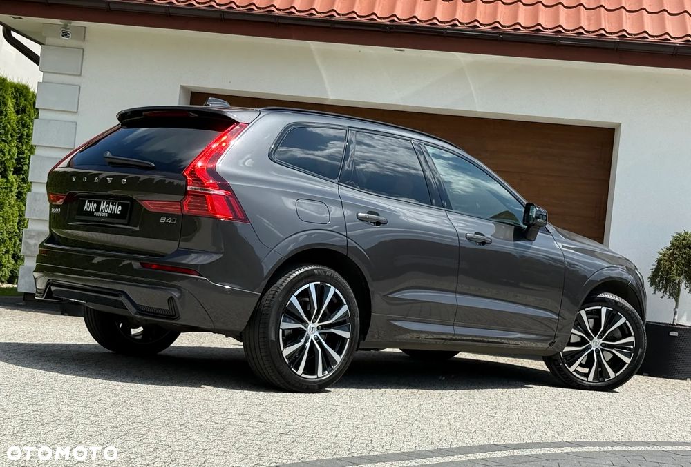 Volvo XC 60 B4 D Plus Dark - 4