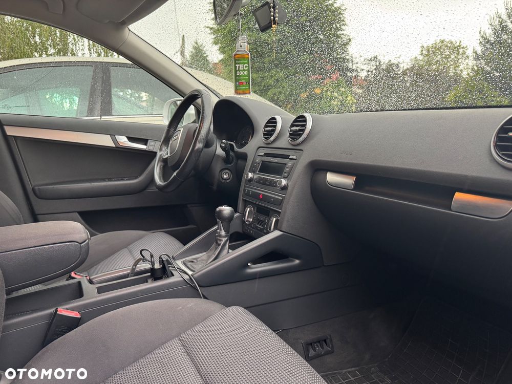 Audi A3 Sportback 2.0 TDI DPF Ambiente - 8