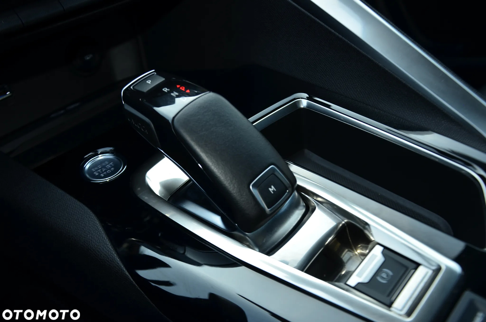 Peugeot 3008 1.2 PureTech Allure S&S EAT8 - 31