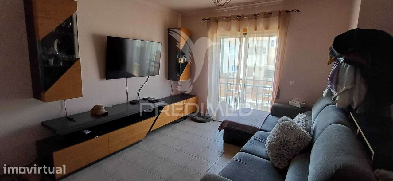 Moradia T3 no Parchal com Quintal, Churrasqueira e Excelente Locali... - Grande imagem: 2/29