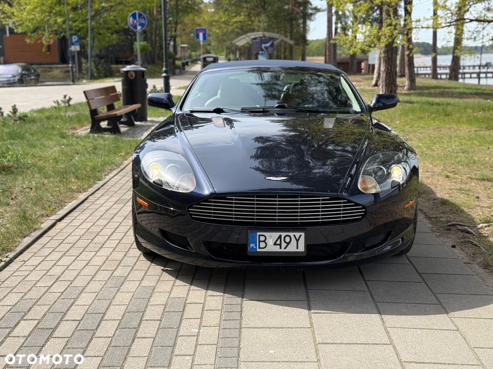 Aston Martin DB9 - 8