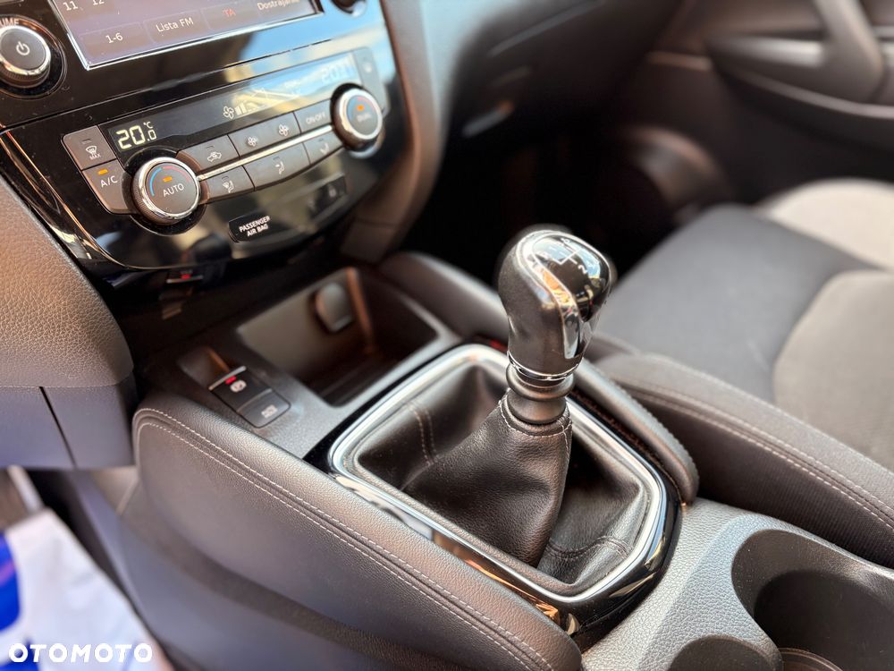 Nissan Qashqai 1.5 dCi Tekna EU6 - 16