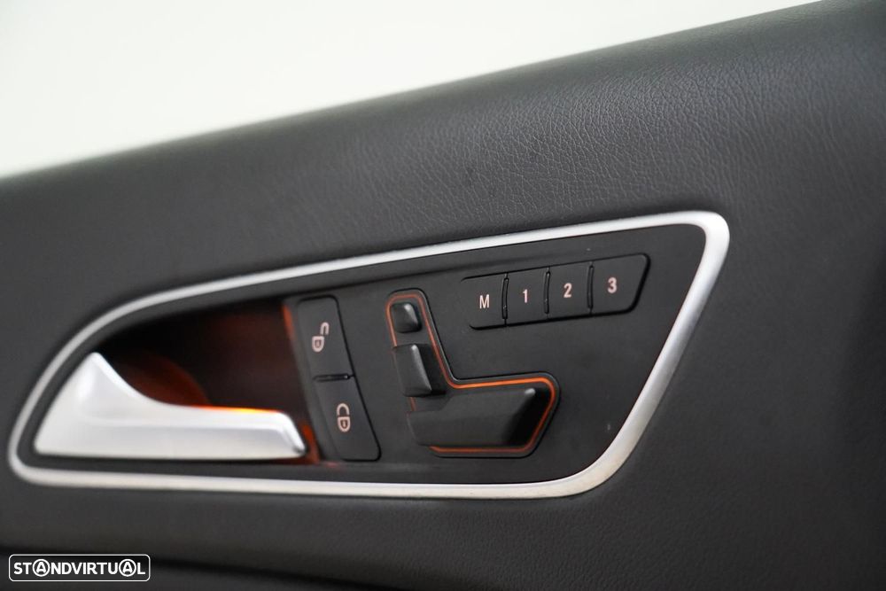 Mercedes-Benz A 45 AMG 4-Matic - 18