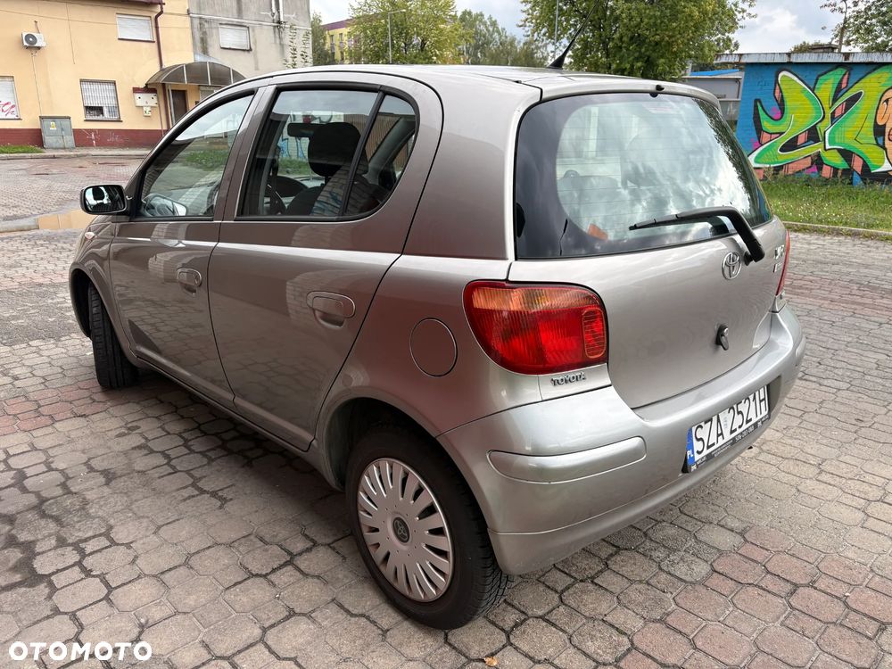 Toyota Yaris 1.0 Luna - 2
