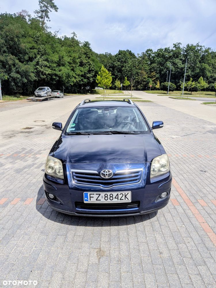 Toyota Avensis - 4