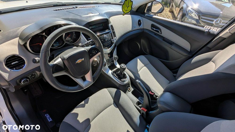 Chevrolet Cruze - 14