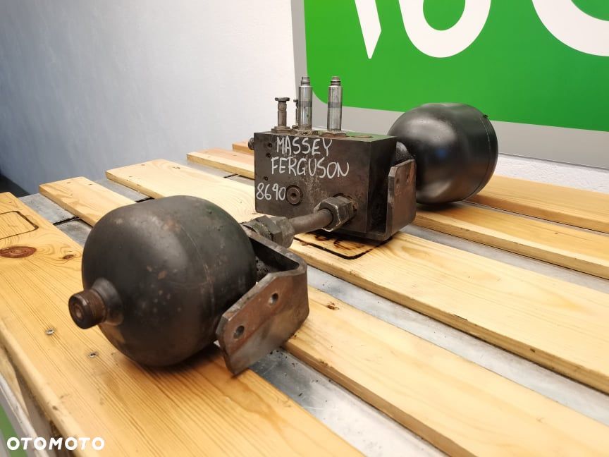Blok hydrauliczny osi Massey Ferguson 8690 Husco 7702660005 - 6