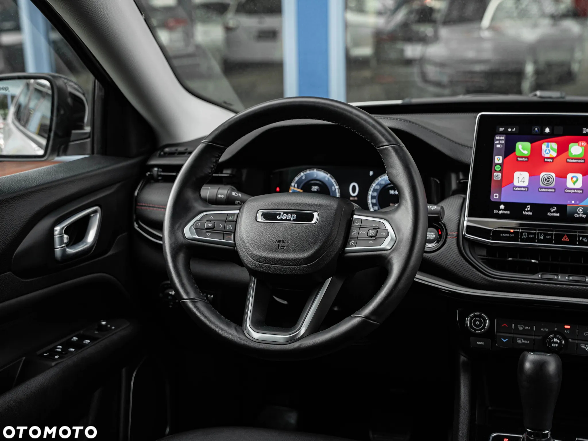 Jeep Compass - 32