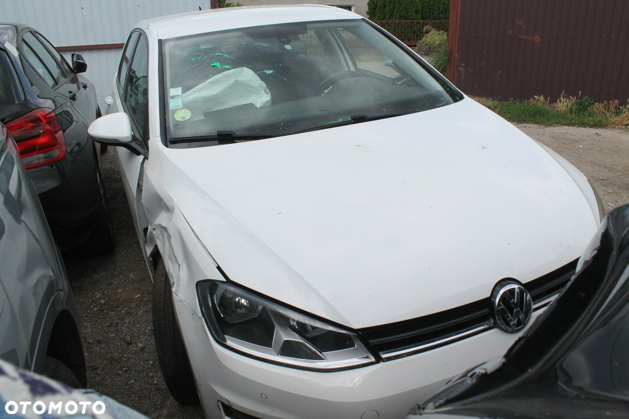 Volkswagen Golf - 2