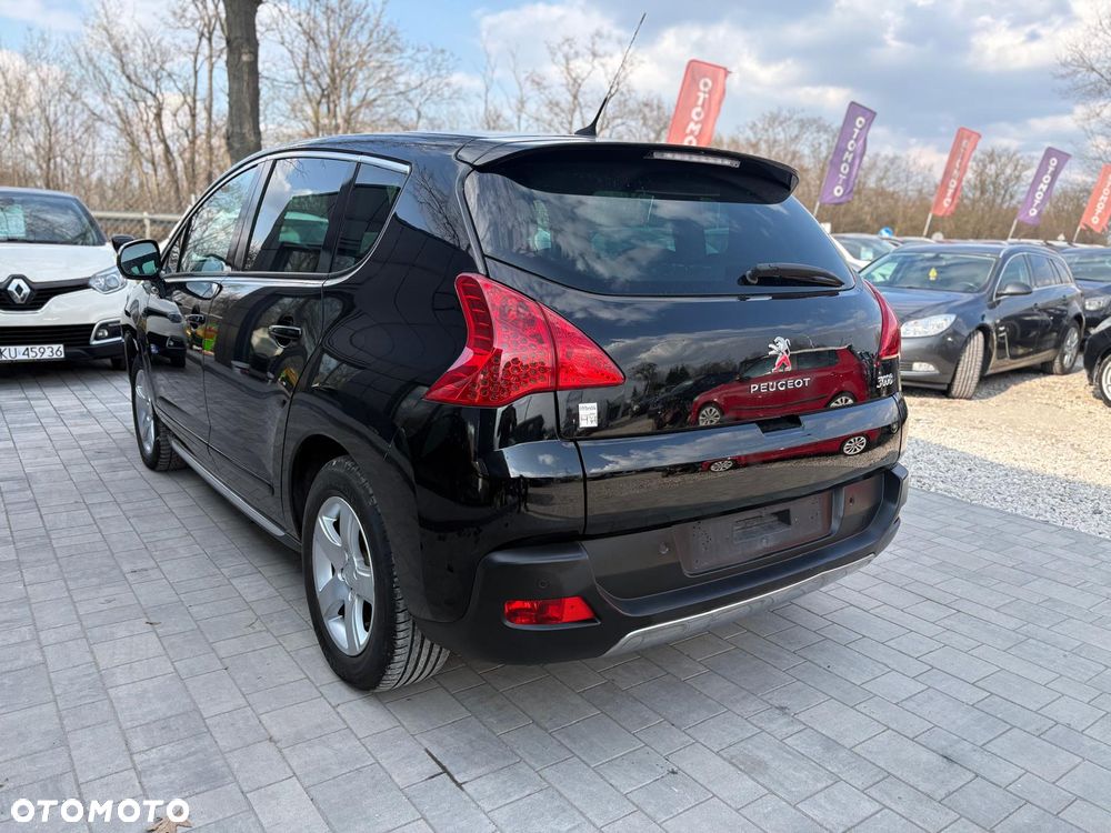 Peugeot 3008 Hybrid4 - 5