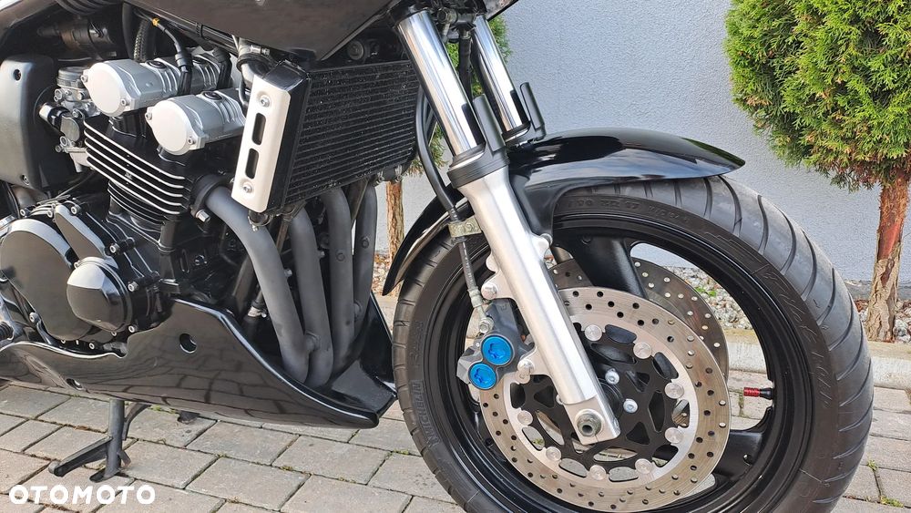 Yamaha FZS - 9