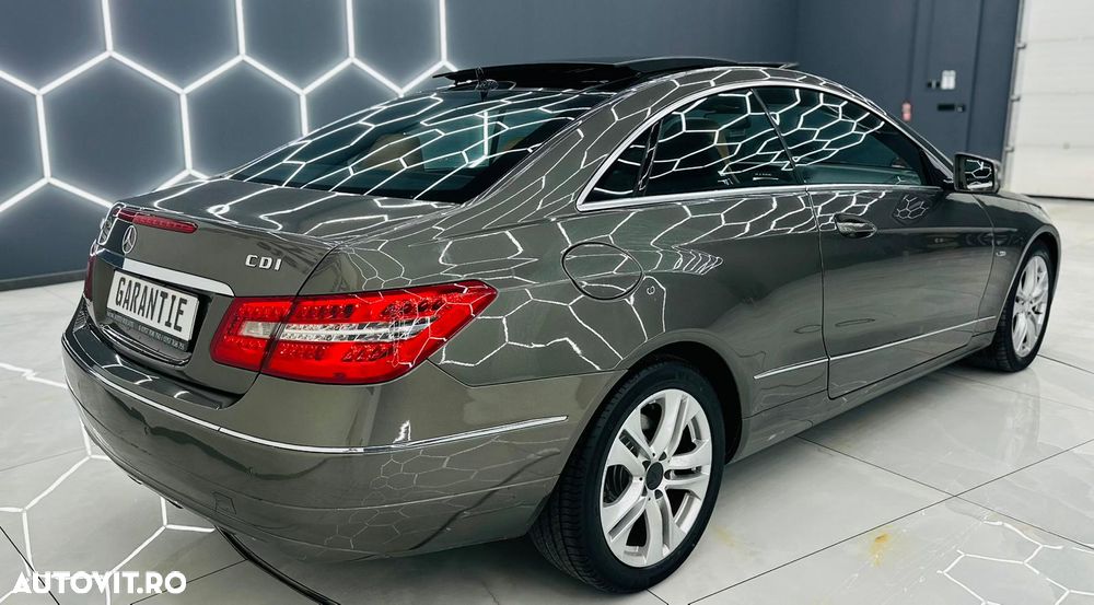 Mercedes-Benz E 220 CDI DPF BlueEFFICIENCY 7G-TRONIC Avantgarde - 4