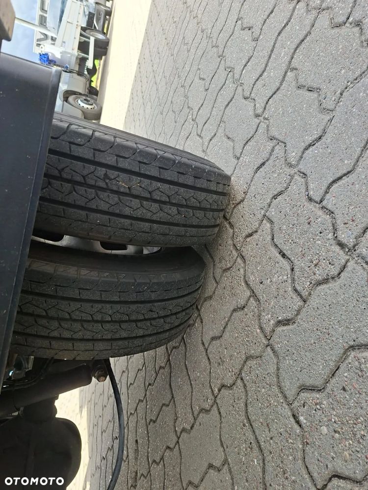 Iveco 35C16 Automat Kontener z Winda 8ep Silnik 3L Bliźniaki Drzwi Boczne - 11