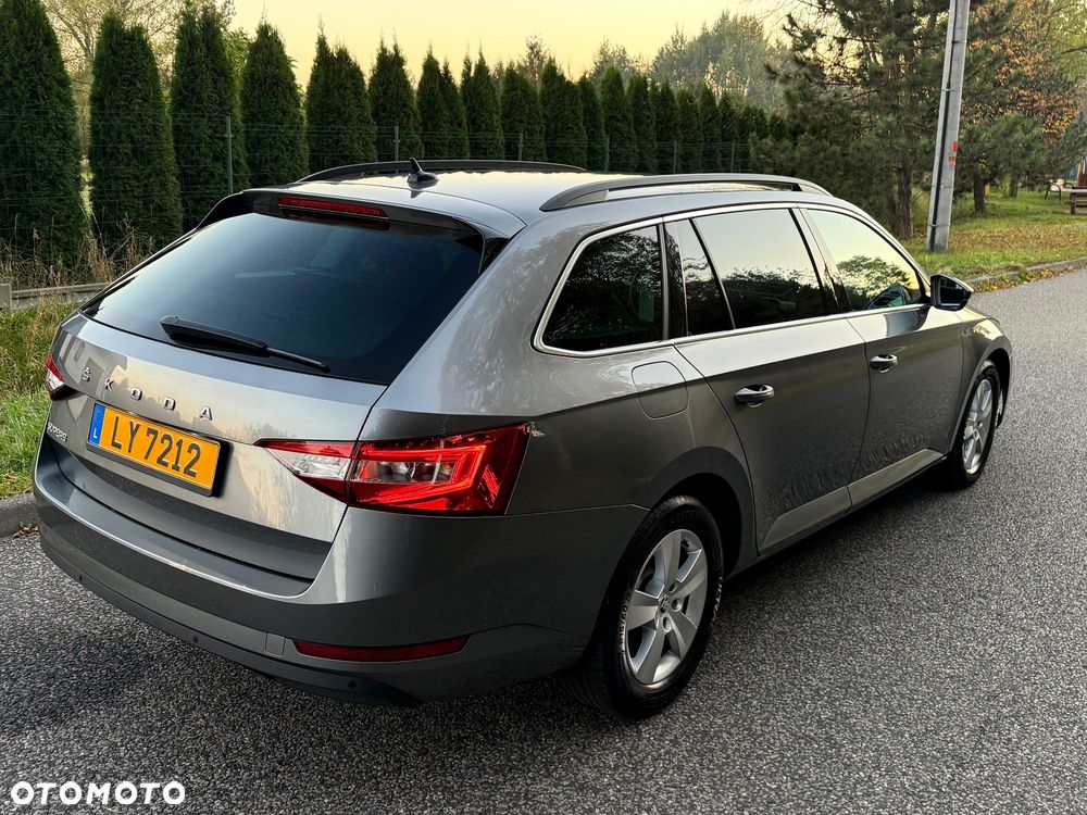 Skoda Superb 2.0 TDI DSG Premium Edition - 6