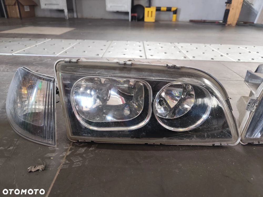 Volvo V40 S40 LIFT lampy przód i kierunki