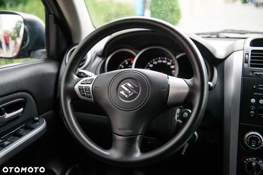 Suzuki Grand Vitara 1.9 DDiS Comfort - 24