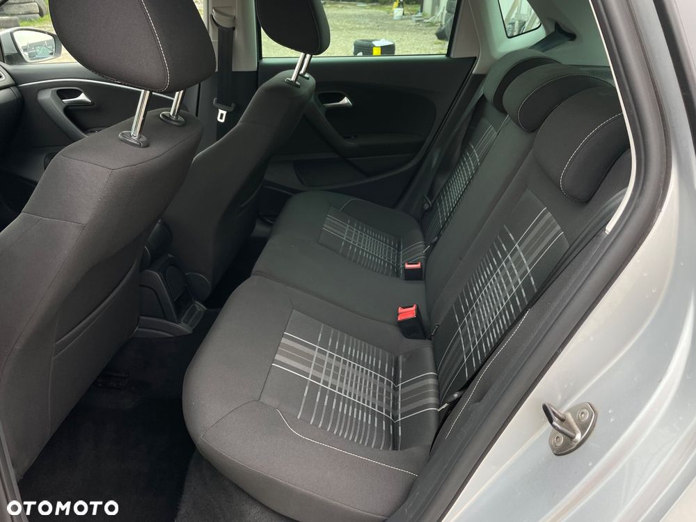 Volkswagen Polo 1.4 TDI Blue Motion Technology Lounge - 12