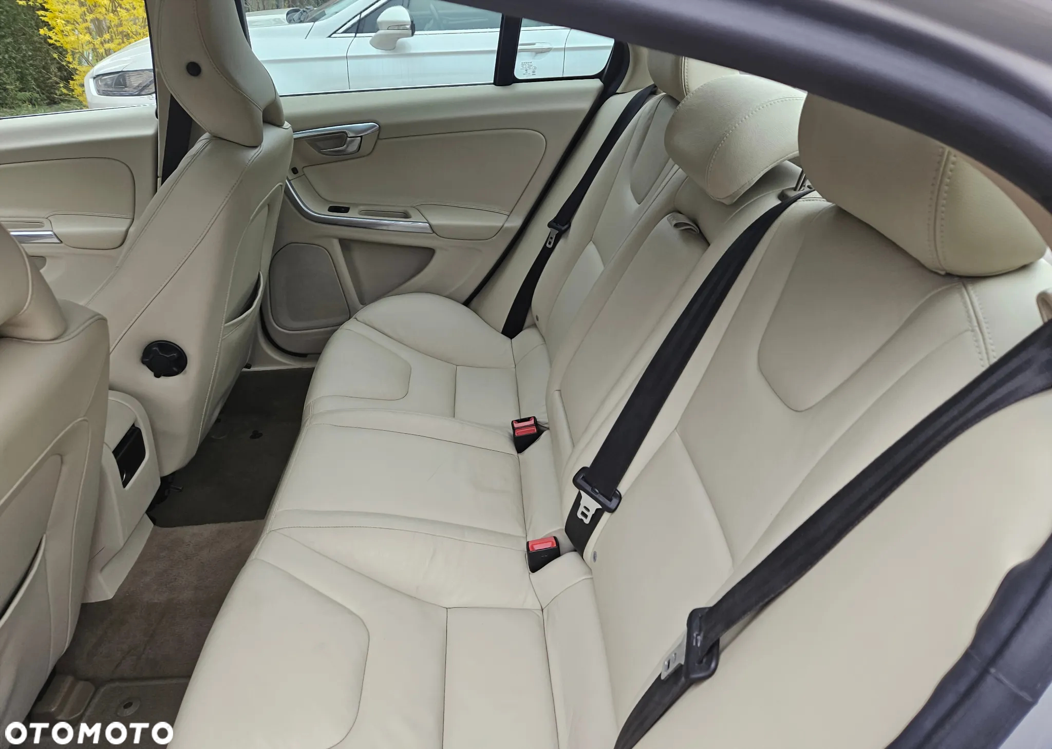 Volvo S60 T5 Momentum - 25