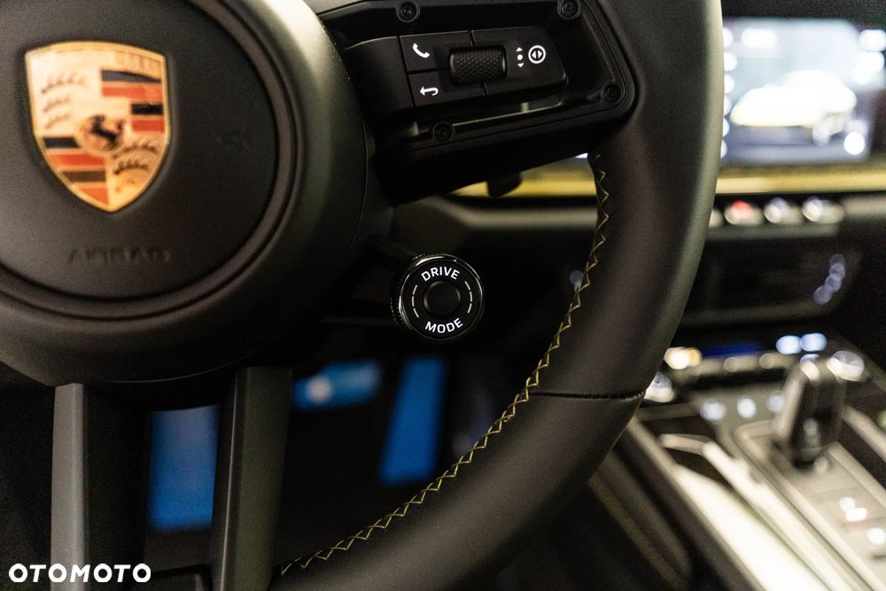Porsche 911 Carrera T-Hybrid Spirit 70 - 27