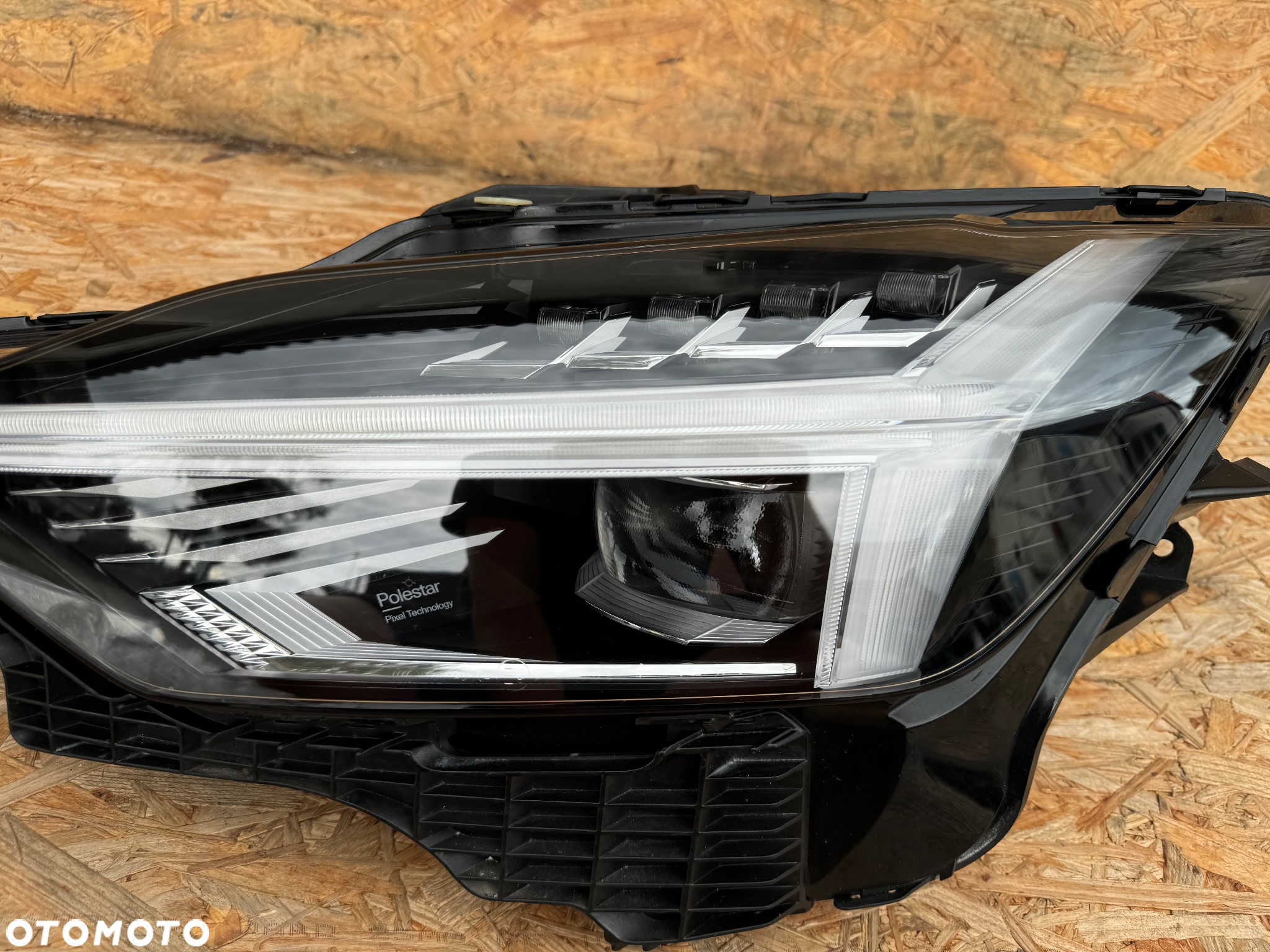 Używany Lampy przednie - 2 800 PLN - Otomoto.pl