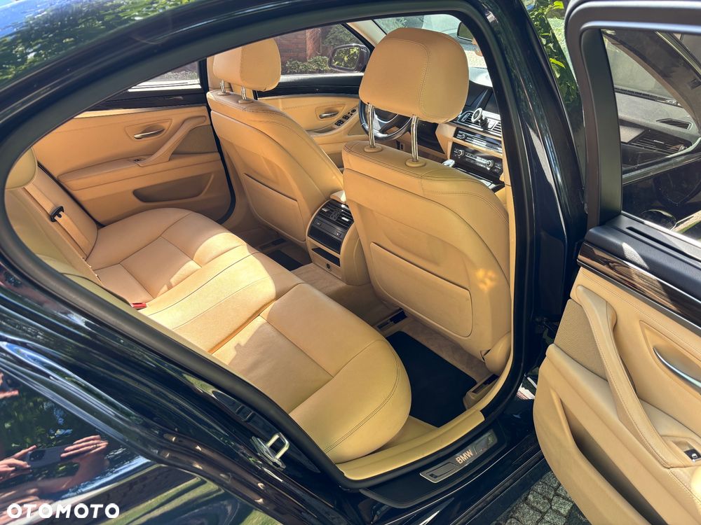 BMW Seria 5 535i xDrive Sport-Aut Luxury Line - 19