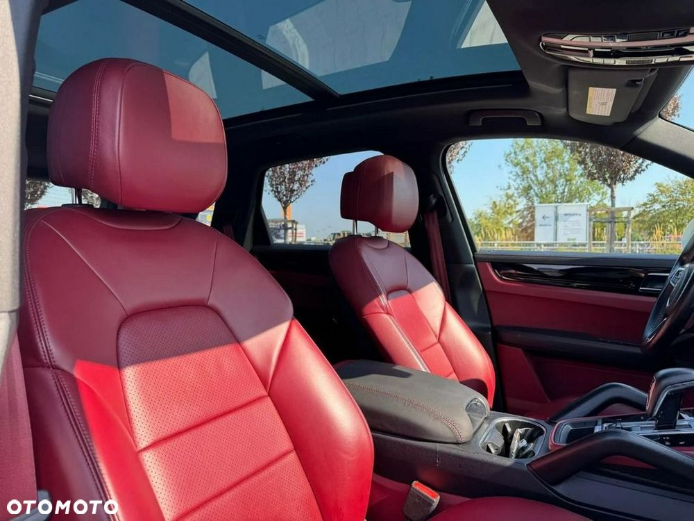 Porsche Cayenne - 14