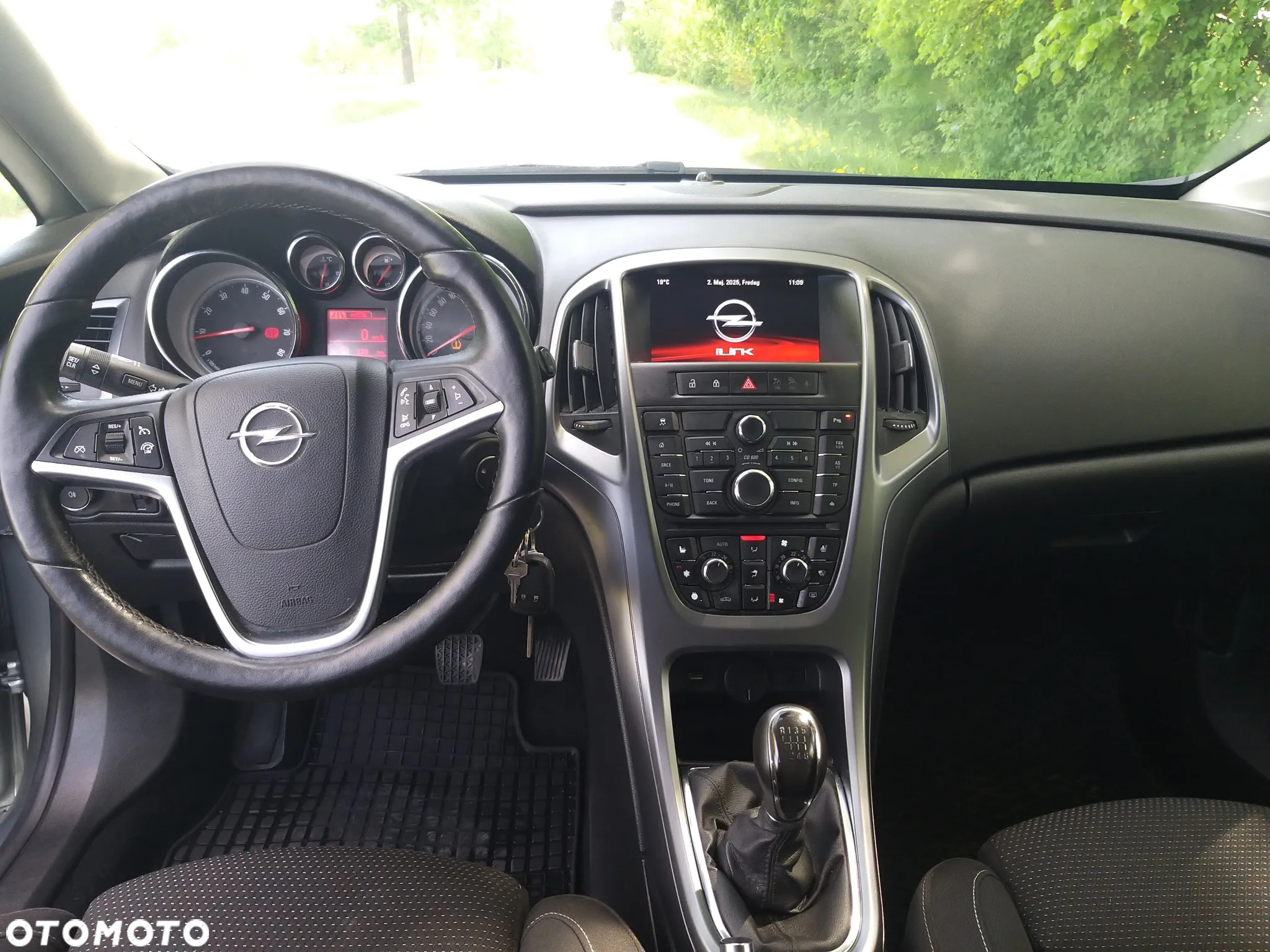 Opel Astra IV 1.4 T Cosmo - 9