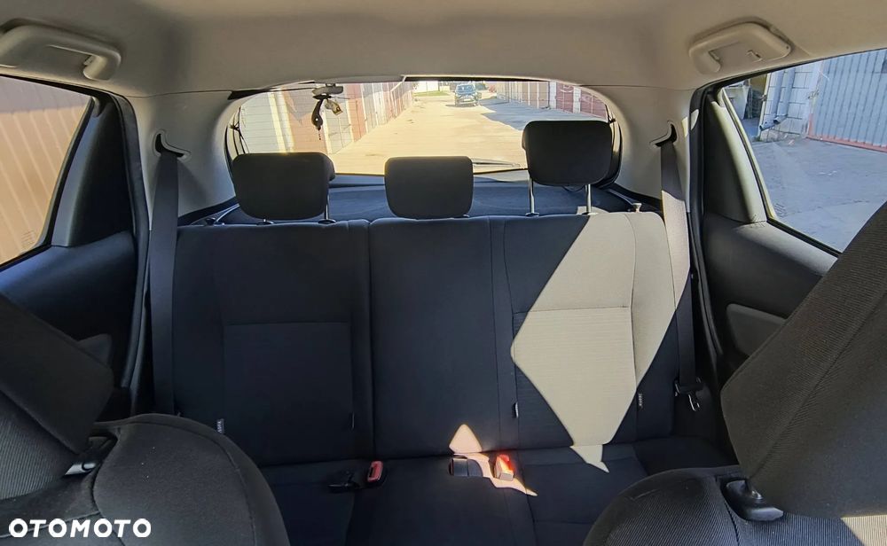 Toyota Yaris - 10