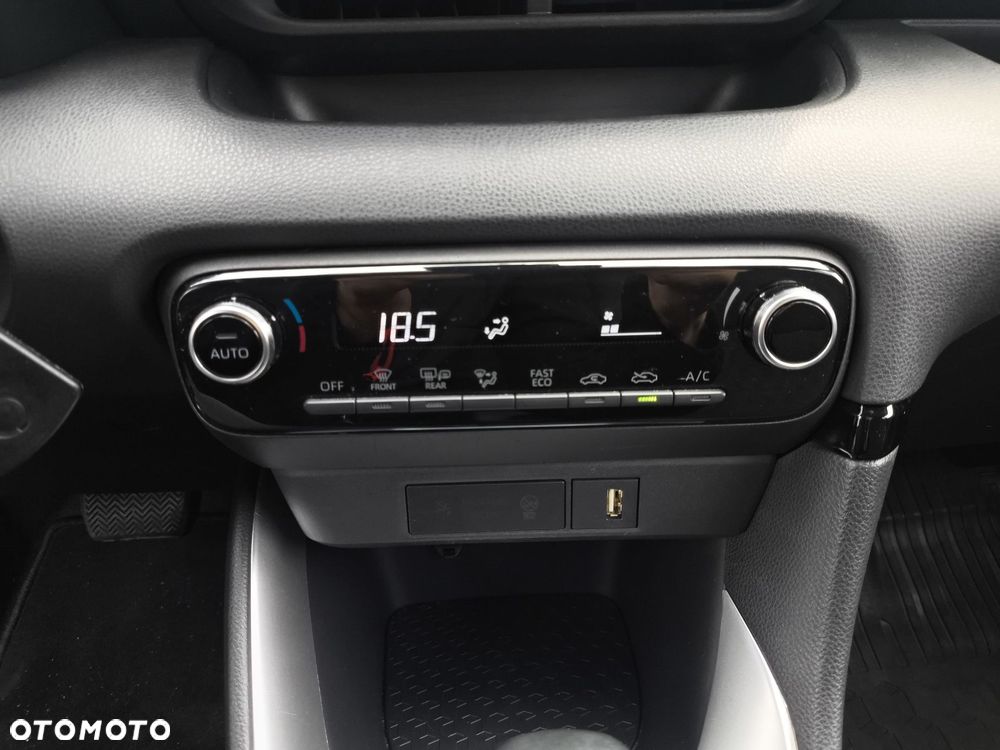 Toyota Yaris Hybrid 1.5 Comfort - 23