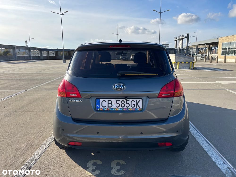 Kia Venga - 6