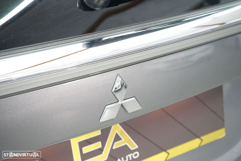 Mitsubishi Outlander 2.0 4WD Plus - 14