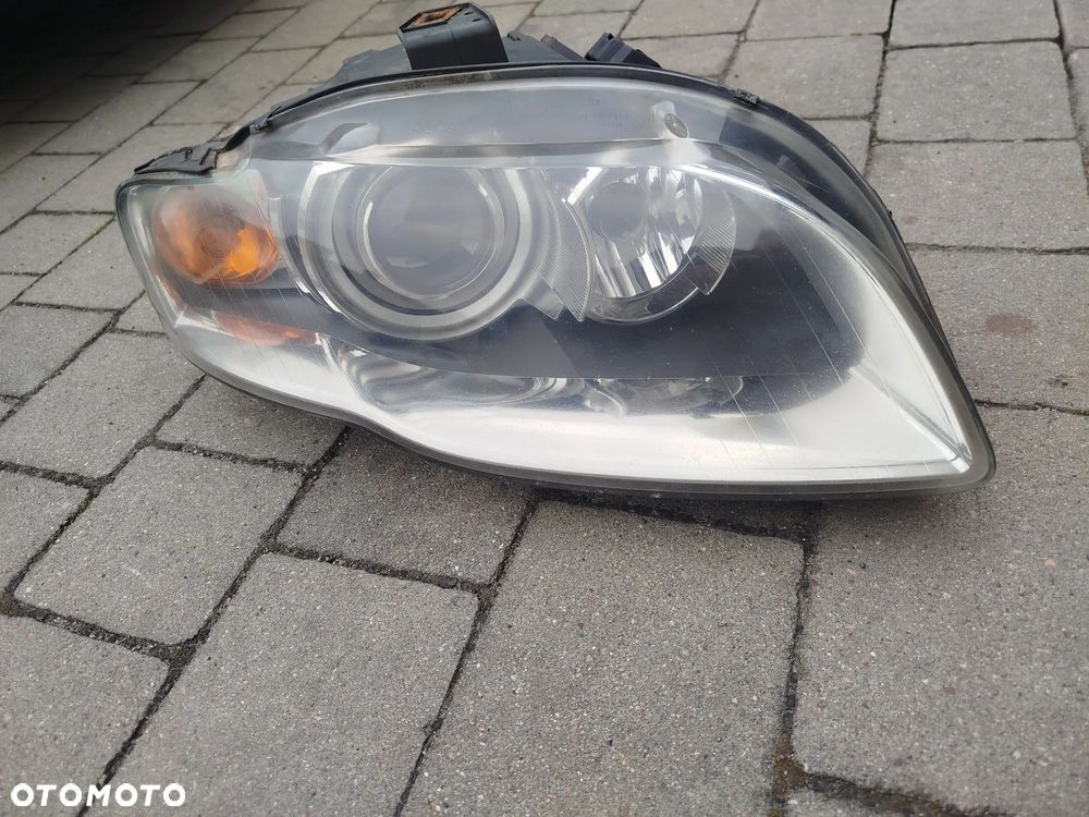 Audi A4 B7 lampa przednia prawa Xenon - 2