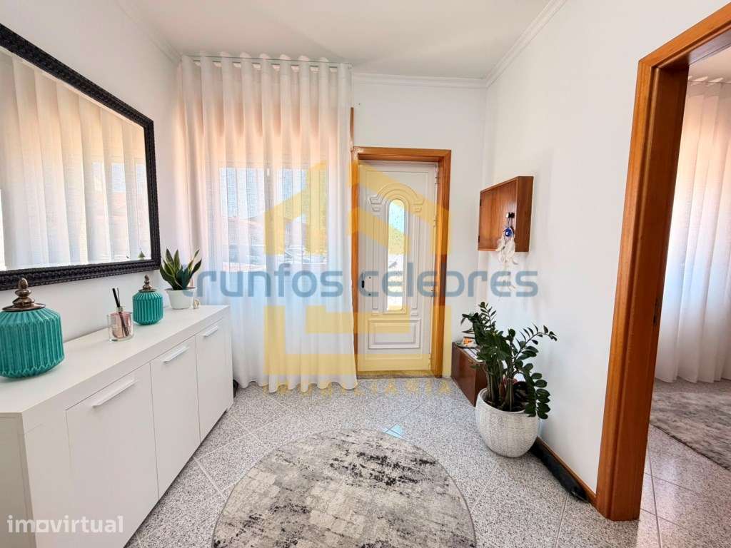*Moradia T3+1 Renovada | Terraço Privativo | A 600 m da Praia e 400... - Grande imagem: 2/33