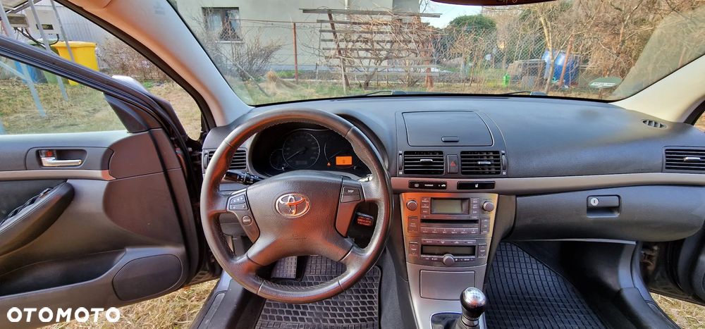 Toyota Avensis - 14
