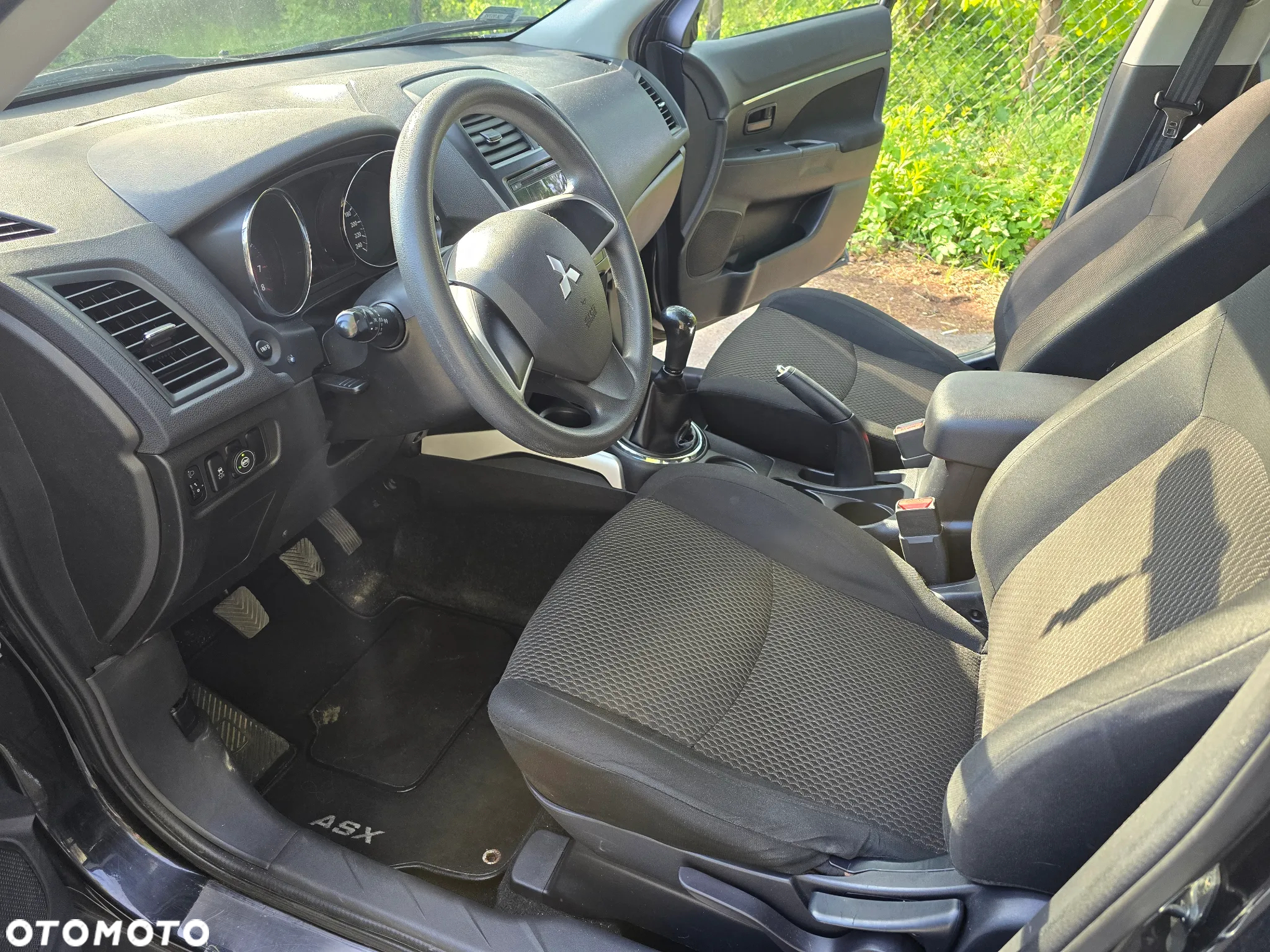 Mitsubishi ASX 1.6 Inform - 10