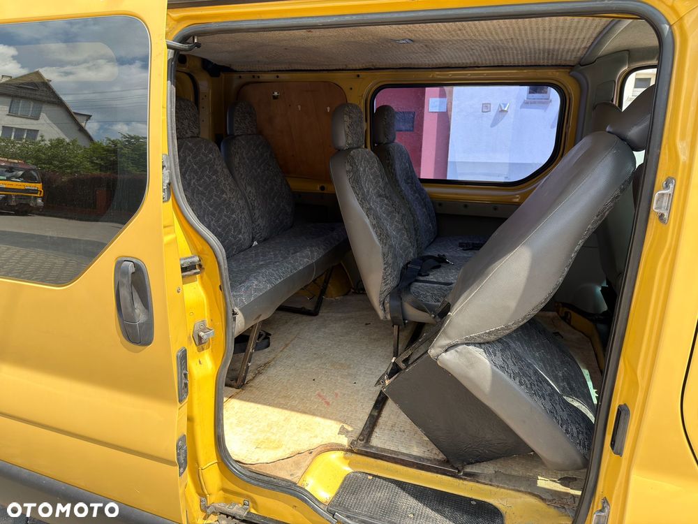 Renault Trafic Passenger - 15