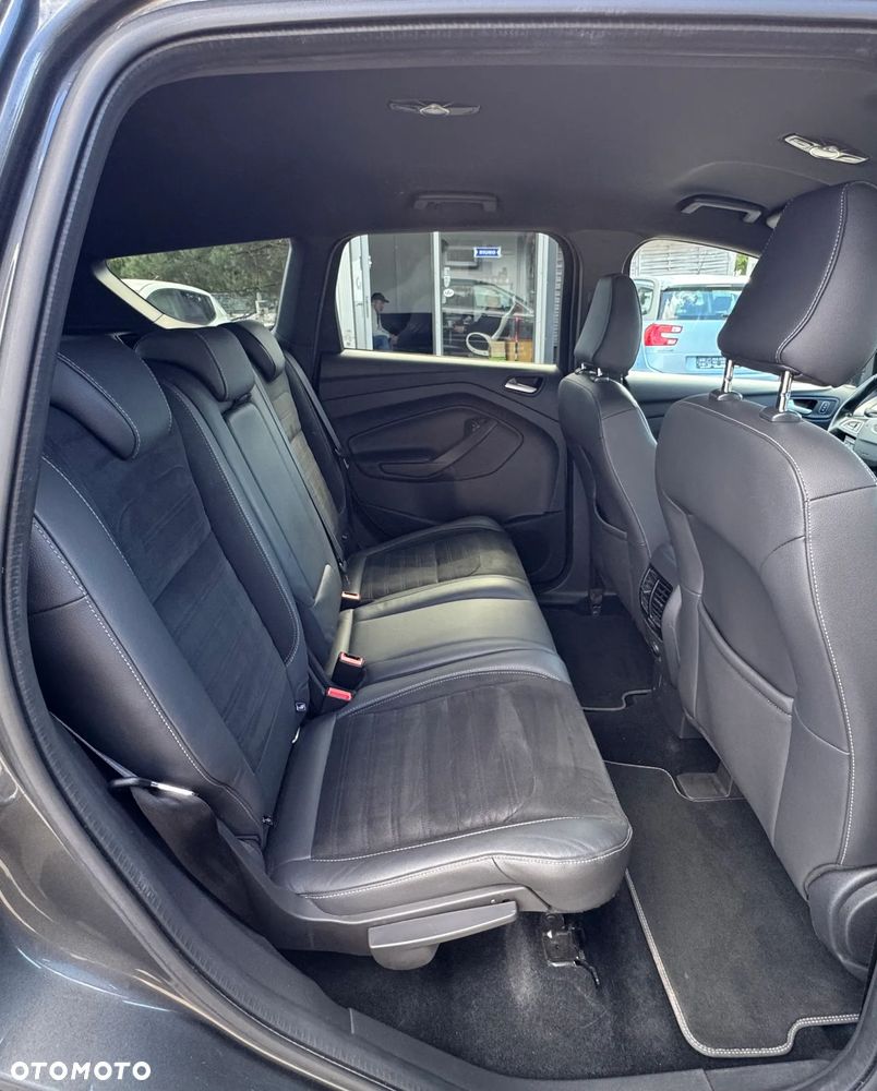 Ford Kuga 1.5 TDCi 2x4 ST-Line - 28