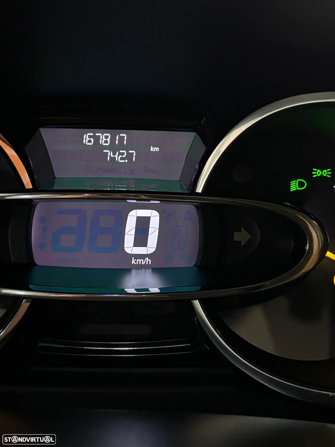 Renault Clio Sport Tourer (Energy) dCi 90 Start & Stop LIMITED - 11
