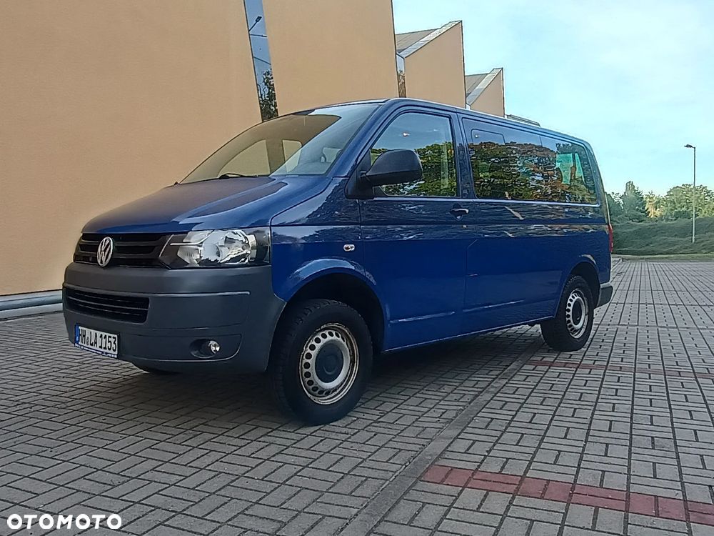 Volkswagen Caravelle 2011 photo 2