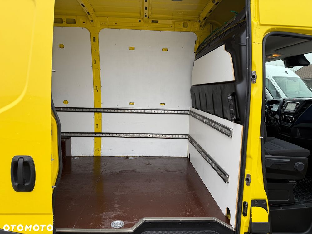 Iveco 2020/Daily/Winda BAR/Średni/manual/Klima/Tempomat/Business Pakiet - 11