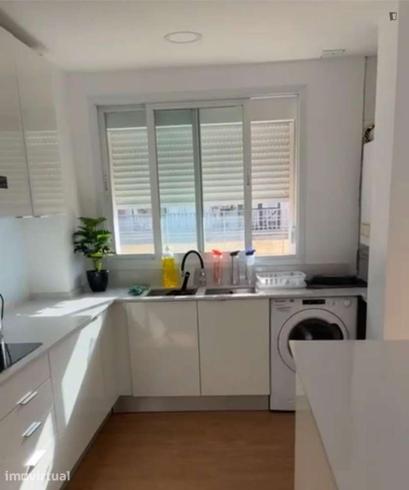 Quarto - localizado em Setubal - Grande imagem: 2/6
