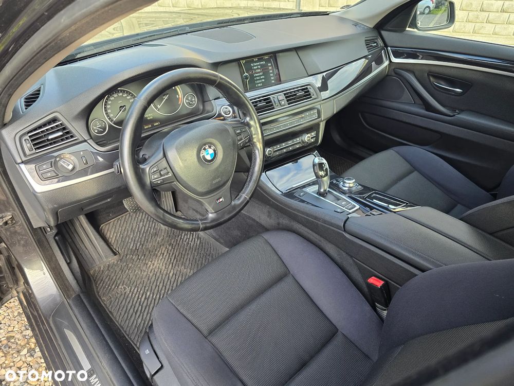 BMW Seria 5 520d Sport-Aut - 23