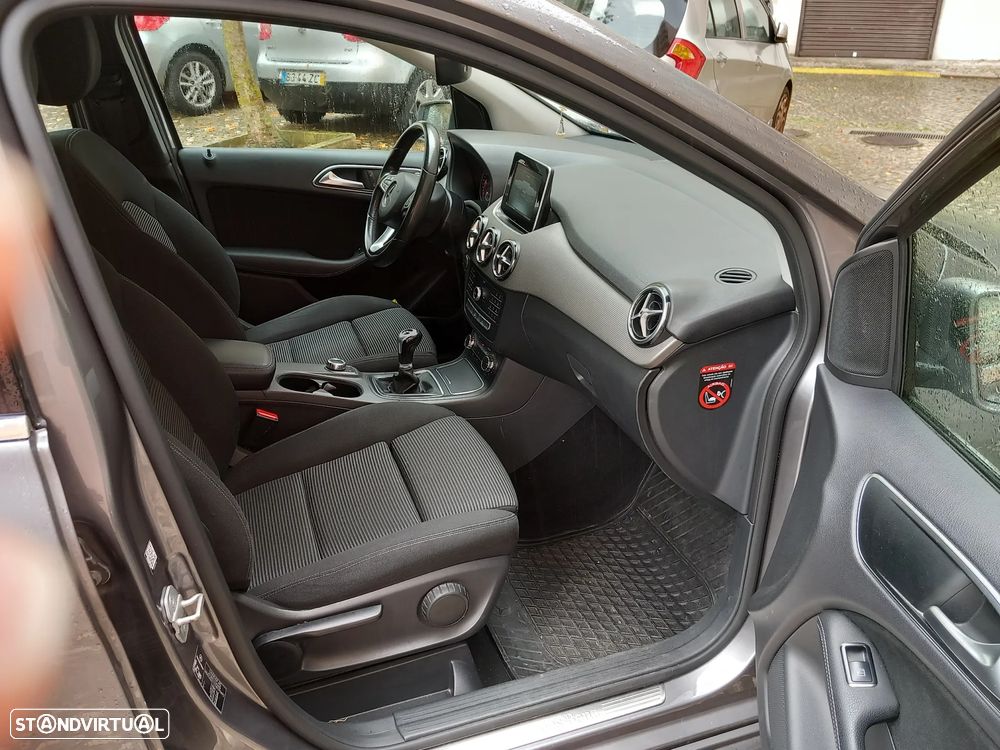 Mercedes-Benz B 180 d Urban - 5