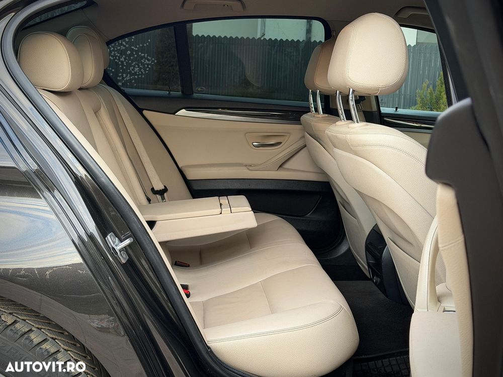 BMW Seria 5 520d Aut. Luxury Line - 17